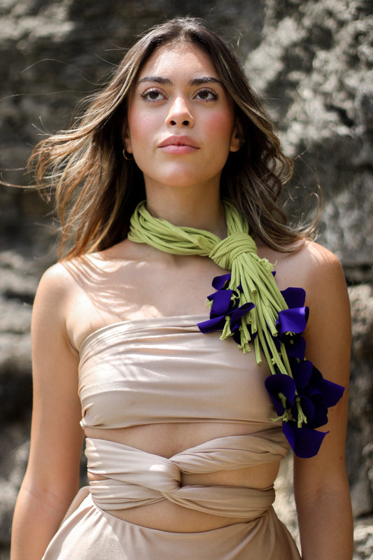 CAMELIA NECKLACE