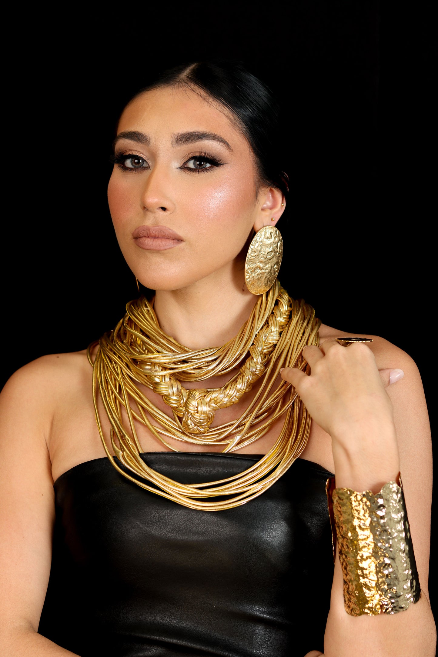 BELGICA NECKLACE