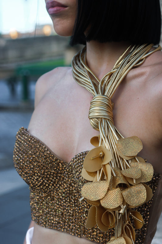 CAMELIA METALIC NECKLACE